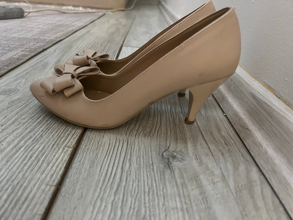 Bej Fiyonklu Stiletto Topuklu Kadın Ayakkabı - Görsel 3