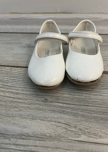 Kız Çocuk Beyaz Tokalı Babet Ayakkabı - Görsel 2