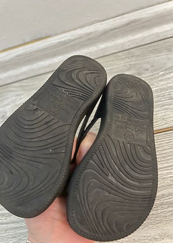 Siyah Fiyonklu Kadın Dolgu Topuk Terlik - Görsel 3