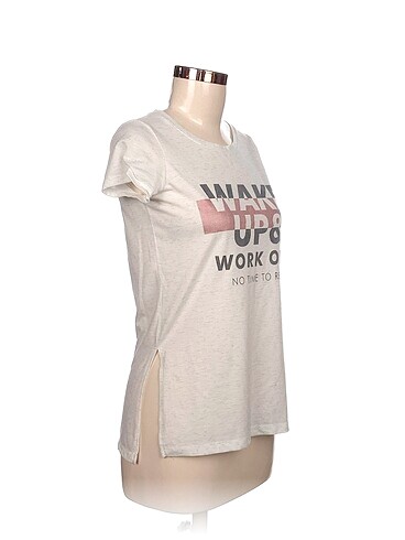 LC Waikiki LC Waikiki T-shirt %70 İndirimli.