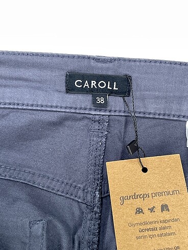 38 Beden çeşitli Renk Caroll Bermuda / Kapri %70 İndirimli.