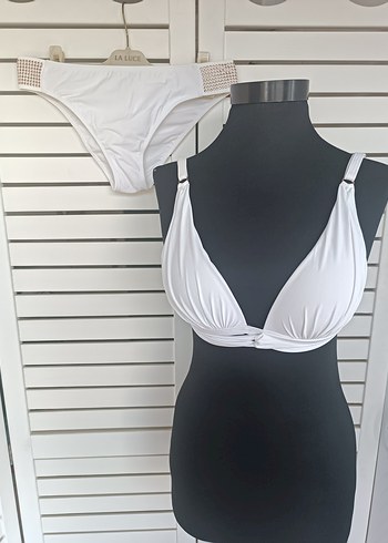 Zeki Taş Detaylı Beyaz Kadın Bikini Takımı