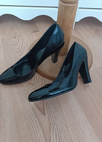 Mudo Kadın Siyah Rugan Topuklu Stiletto