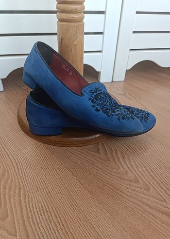 Hotiç Nakış Detaylı Süet Babet