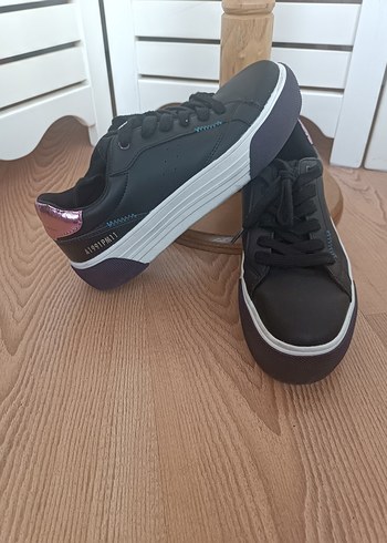Bershka Siyah Bağcıklı Platform Taban Spor Ayakkabı