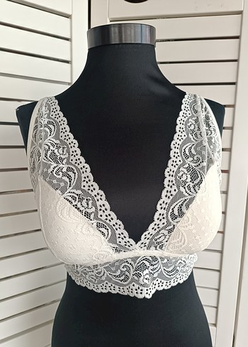 Beyaz Dantel Bralet