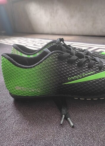 33 Beden yeşil Renk Nike çocuk halısaha krampon