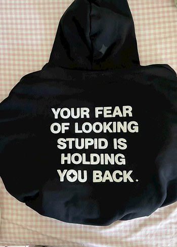 Siyah Kapüşonlu Baskılı Sweatshirt
