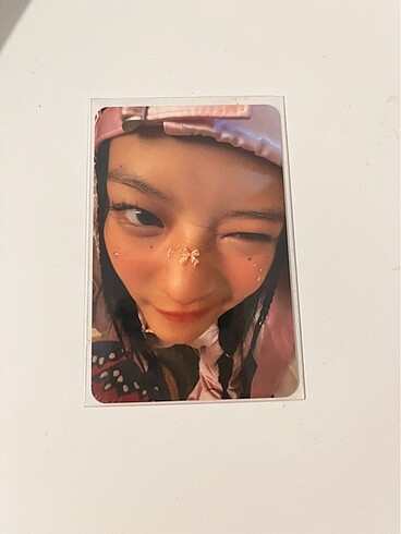 Hanni photocard