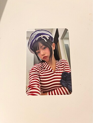 Hanni photocard
