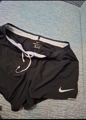 Nike Gri Rahat Kesim erkek şort