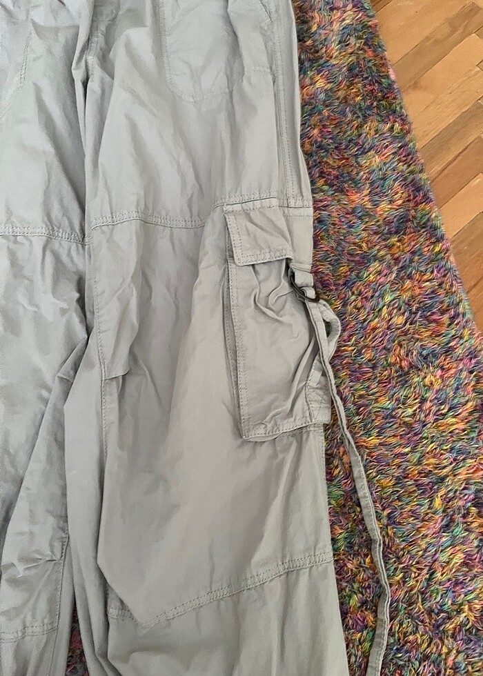 Bershka acik gri pantolon - Görsel 3