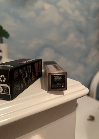 Huda Beauty Kapatıcı ve Aydınlatıcı Fondöten - Görsel 2