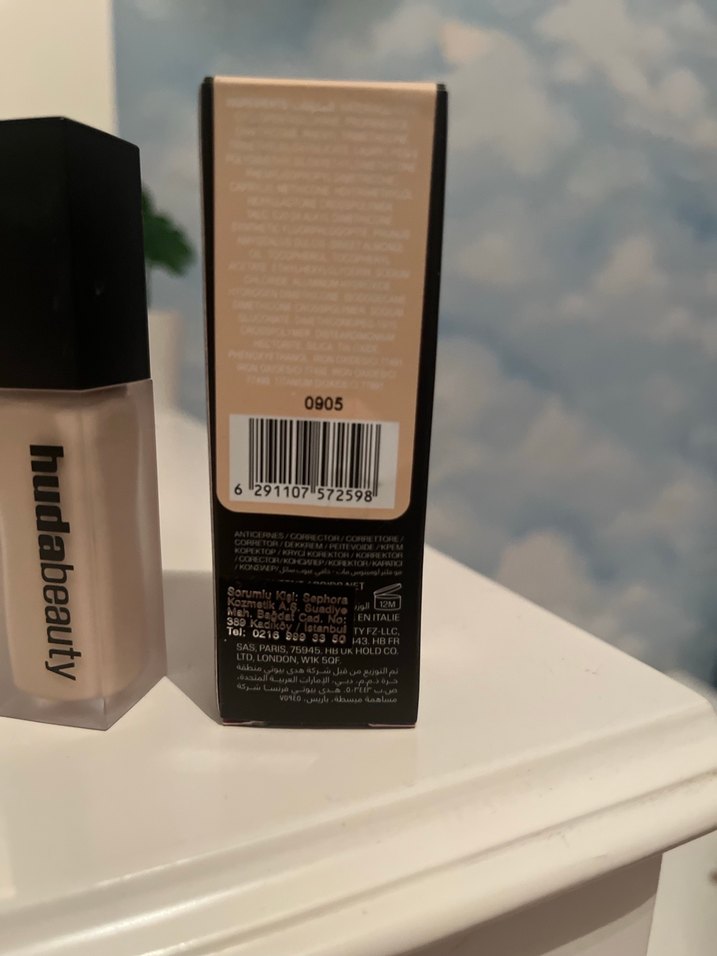 Huda Beauty Kapatıcı ve Aydınlatıcı Fondöten - Görsel 3