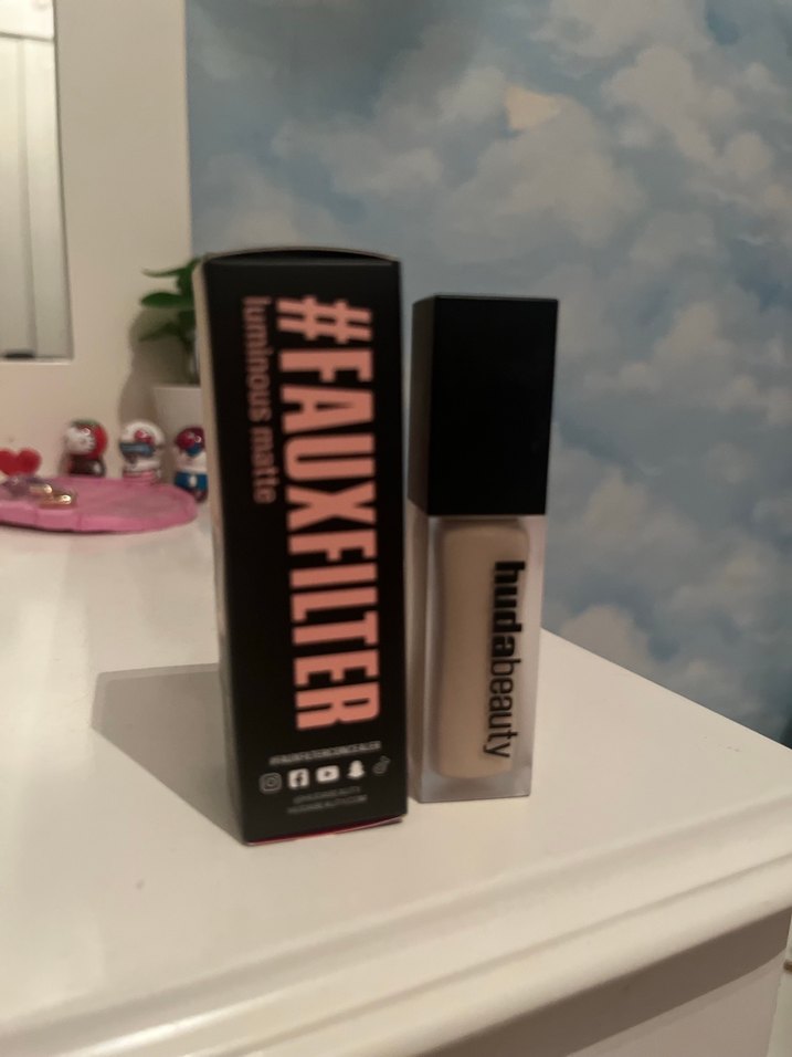 Huda Beauty Kapatıcı ve Aydınlatıcı Fondöten - Görsel 4