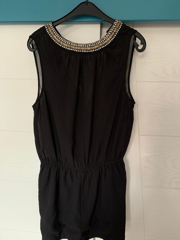 Yakası taş  Detaylı Siyah kısa tulum Elbise - Görsel 2