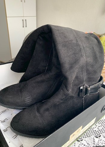 Siyah Süet Tokalı uzun Kadın Çizme - Görsel 2