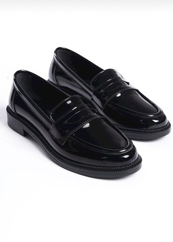 Siyah Parlak Rugan Makosen Kadın Ayakkabı - Görsel 2