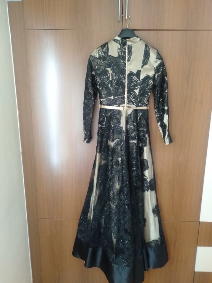 Dantel Detaylı Uzun Siyah Kadın Abiye Elbise - Görsel 3