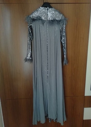 Gri Uzun Kollu Kürklü İşlemeli Abiye Elbise - Görsel 3