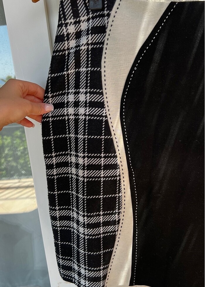 DESENLİ SİYAH MİNİ ETEK 42 BEDEN - Görsel 3