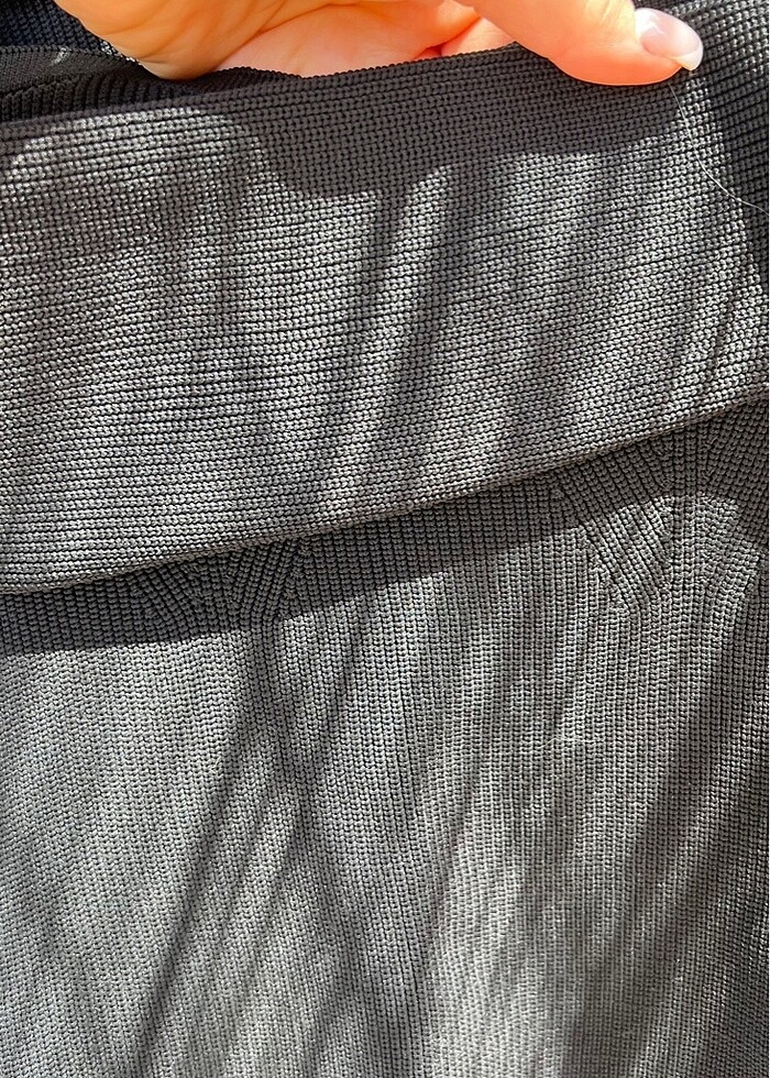 KALP YAKA SİYAH TRİKO KAZAK - Görsel 3