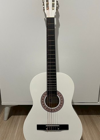 Beyaz Klasik Gitar
