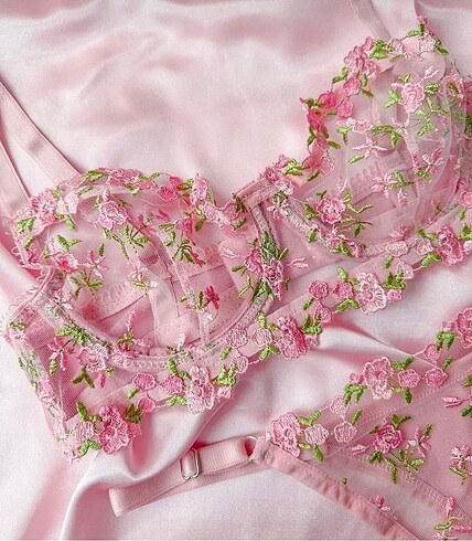 l Beden Pembe floral desen bralet takım