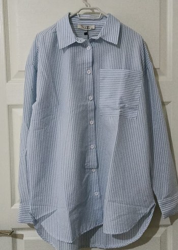 Düğmeli Mavi Çizgili Kadın Gömlek - Görsel 2