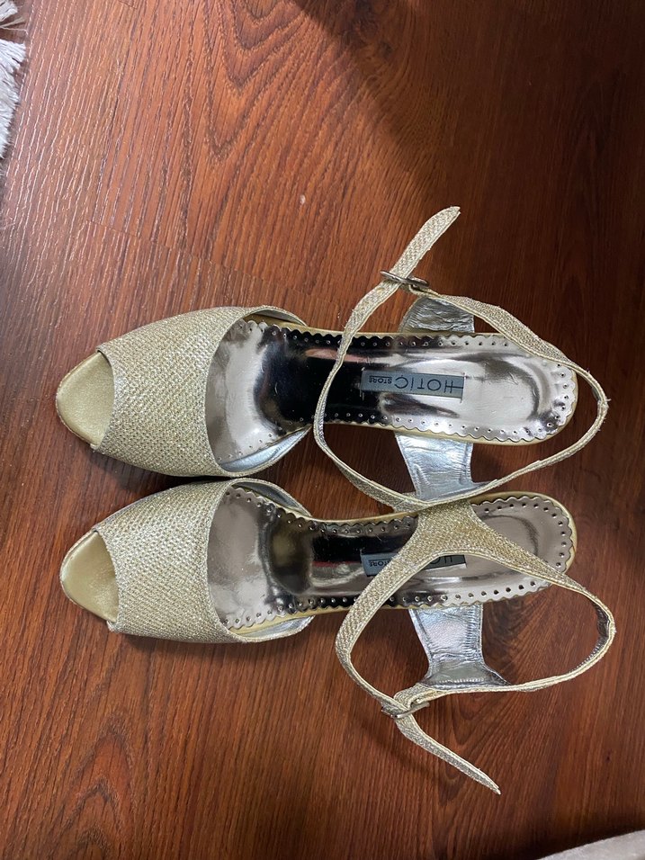 Altın Parlak  Topuklu Ayakkabı - Görsel 2