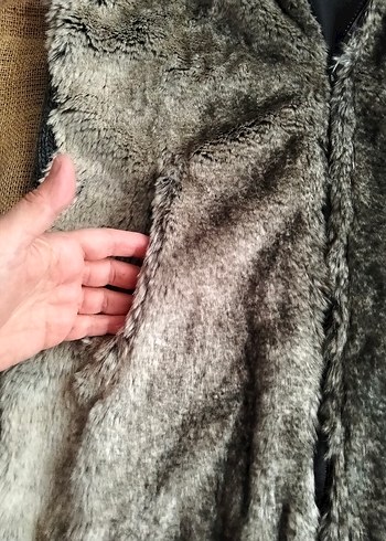 Kapüşonlu Gri Kadın Kürklü Yelek - Görsel 3