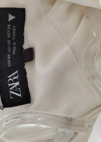 xs Beden beyaz Renk Beyaz Drapeli Yüksek Yakalı Uzun Elbise . zara marka xs