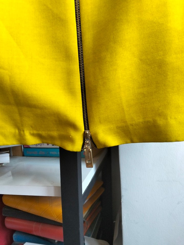 önden fermuar detaylı midi elbise - Görsel 3