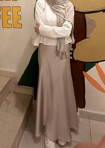 Bej Uzun Kadın saten Etek Drapeli Rahat Kesim - Görsel 2