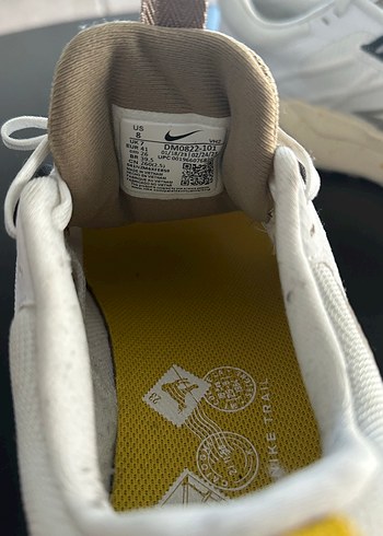 Nike spor ayakkabısı. Beyaz Siyah Desenli Bağcıklı Spor Ayakkabı - Görsel 3