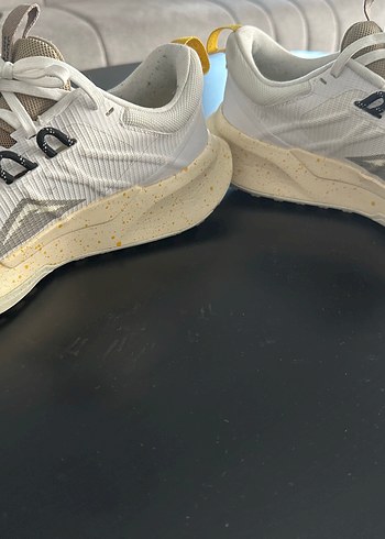 Nike spor ayakkabısı. Beyaz Siyah Desenli Bağcıklı Spor Ayakkabı - Görsel 5