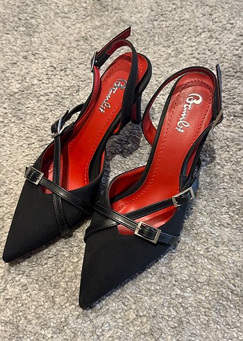 Tokalı Siyah Stiletto Topuklu Kadın Ayakkabı