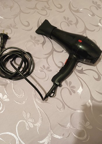 Siyah Saç Kurutma Makinesi
