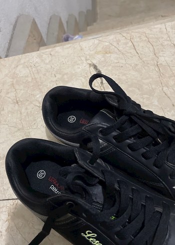 39 Beden Siyah Bağcıklı Kadın Spor Ayakkabı