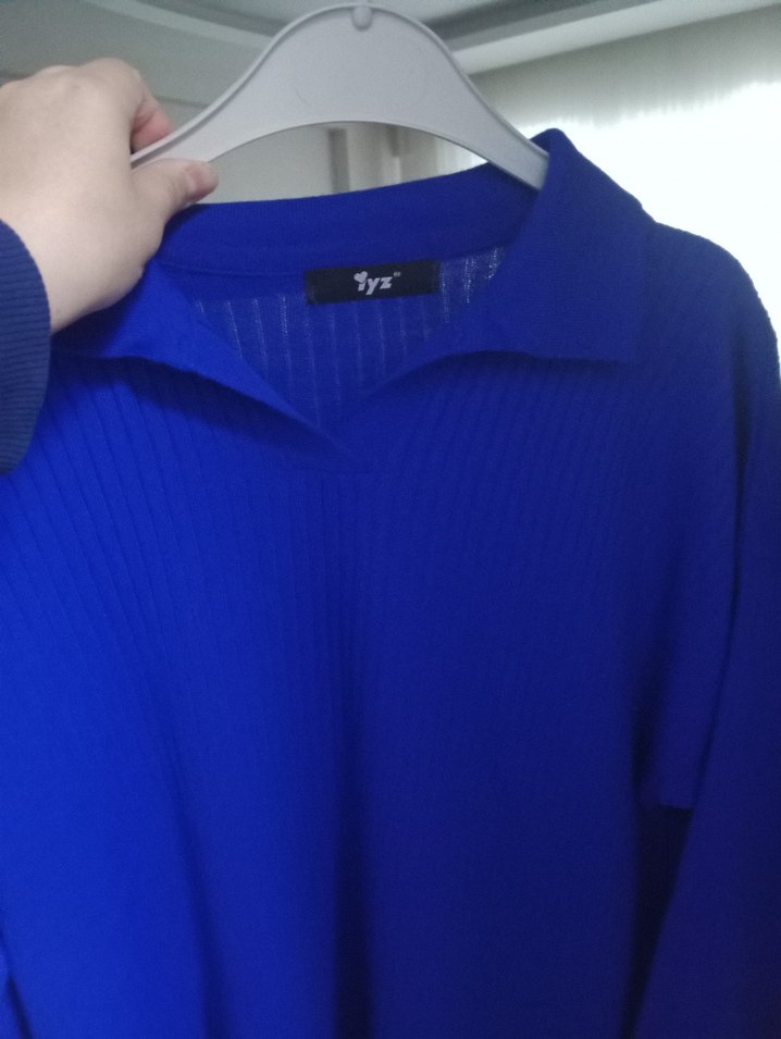 Mavi Örgü Yaka Detaylı Salaş Kadın Kazak - Görsel 3