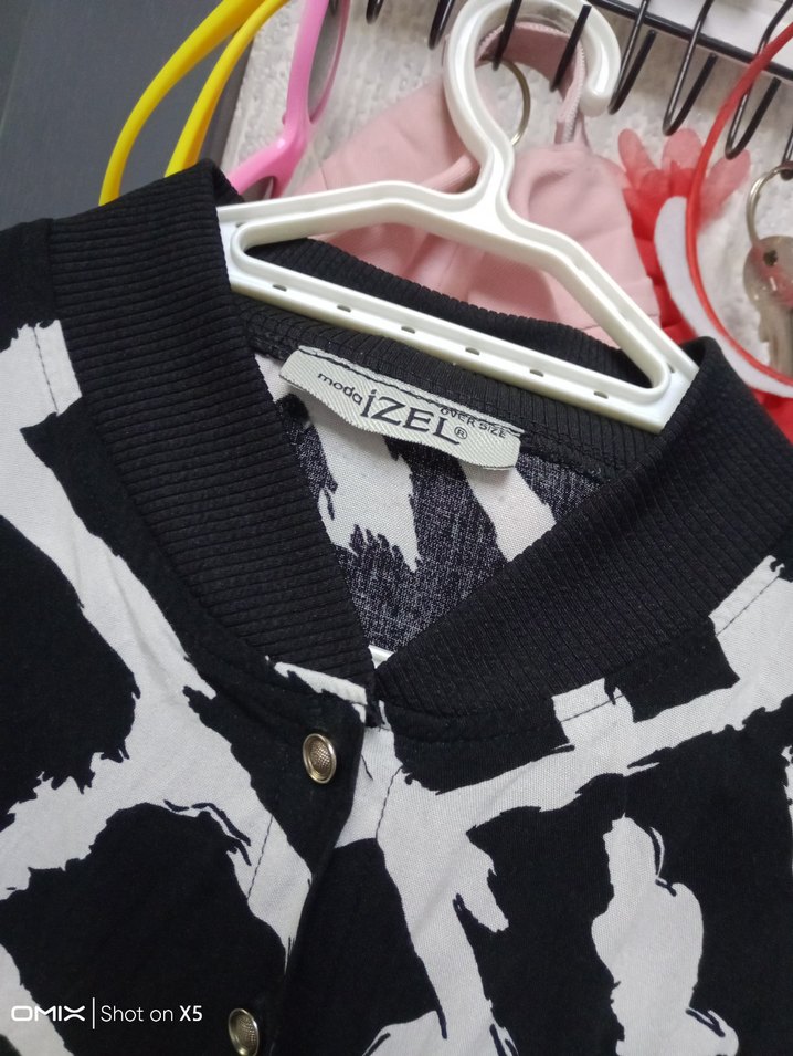 Düğmeli Siyah Beyaz Uzun Kollu Salaş Gömlek - Görsel 2