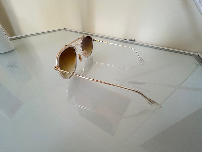 Beden beyaz Renk Rayban Orjinal Minarel cam iç seri numarası şeffaf kısmın içinde