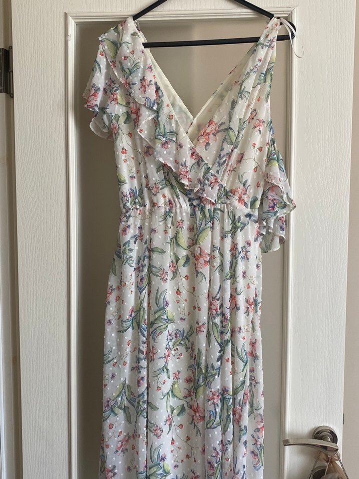 Beyaz Çiçek Desenli Bohem Uzun Elbise - Görsel 2