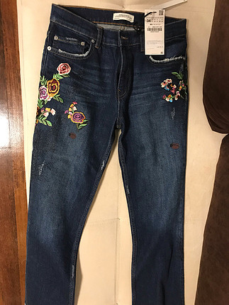 Zara Nakış işlemeli Jean