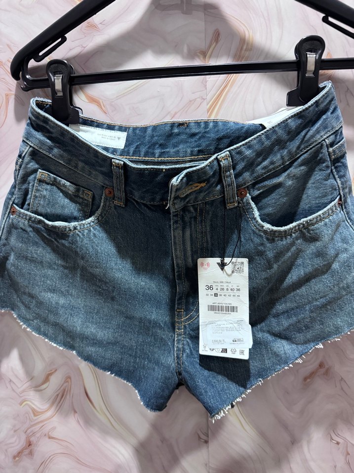 Zara Kadın Mavi Mini Denim Şort - Görsel 4