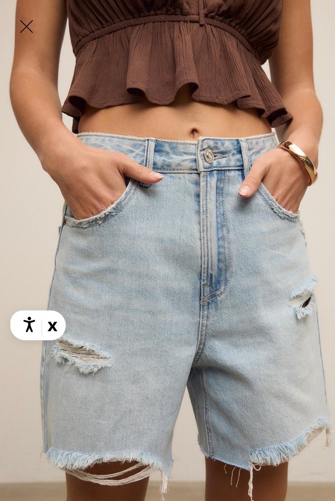 Stradivarius Kadın Mavi Mini Denim Şort - Görsel 4