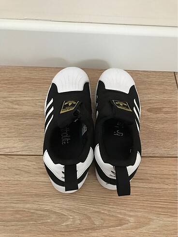 32 Beden Adidas spor ayakkabı