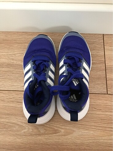 32 Beden mavi Renk Adidas spor ayakkabı