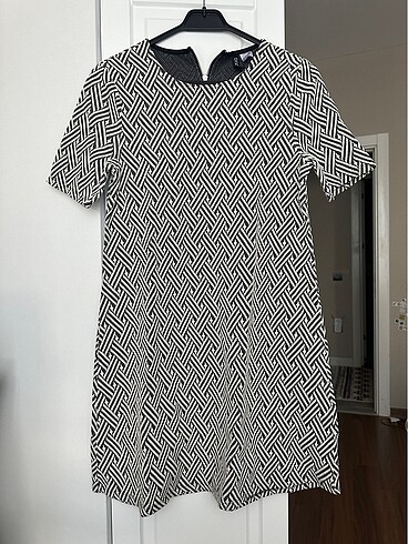 H&M geometrik desen kısa elbise