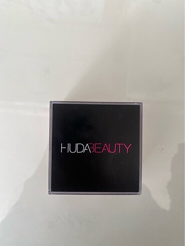 Huda beauty pudra easy bread banana